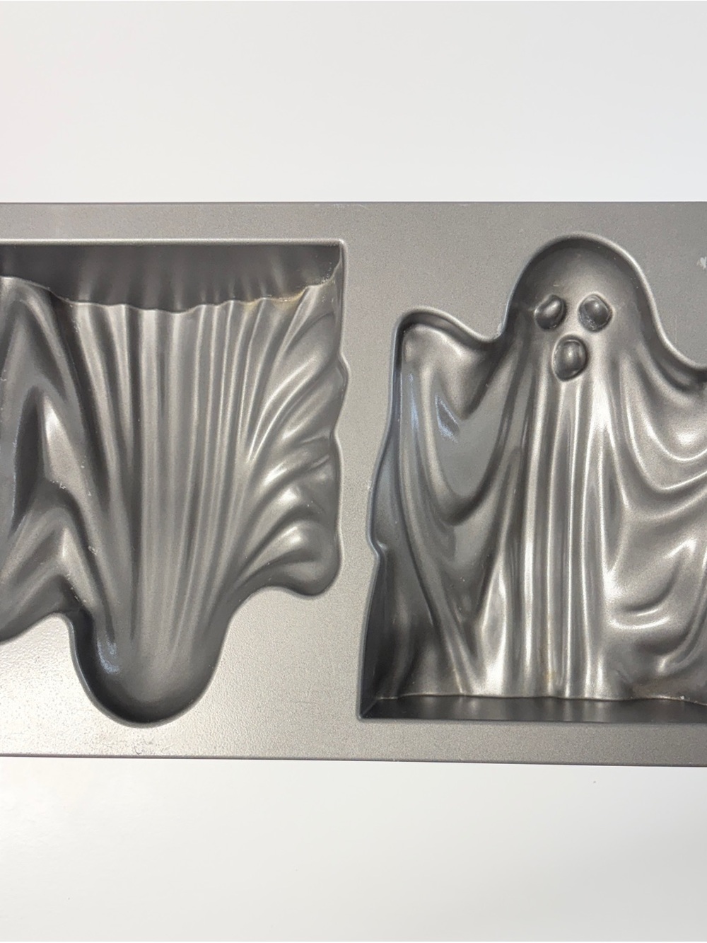 Nordic Ware Ghost Cake Pan 10 Cup Halloween 3D Mold Made in USA